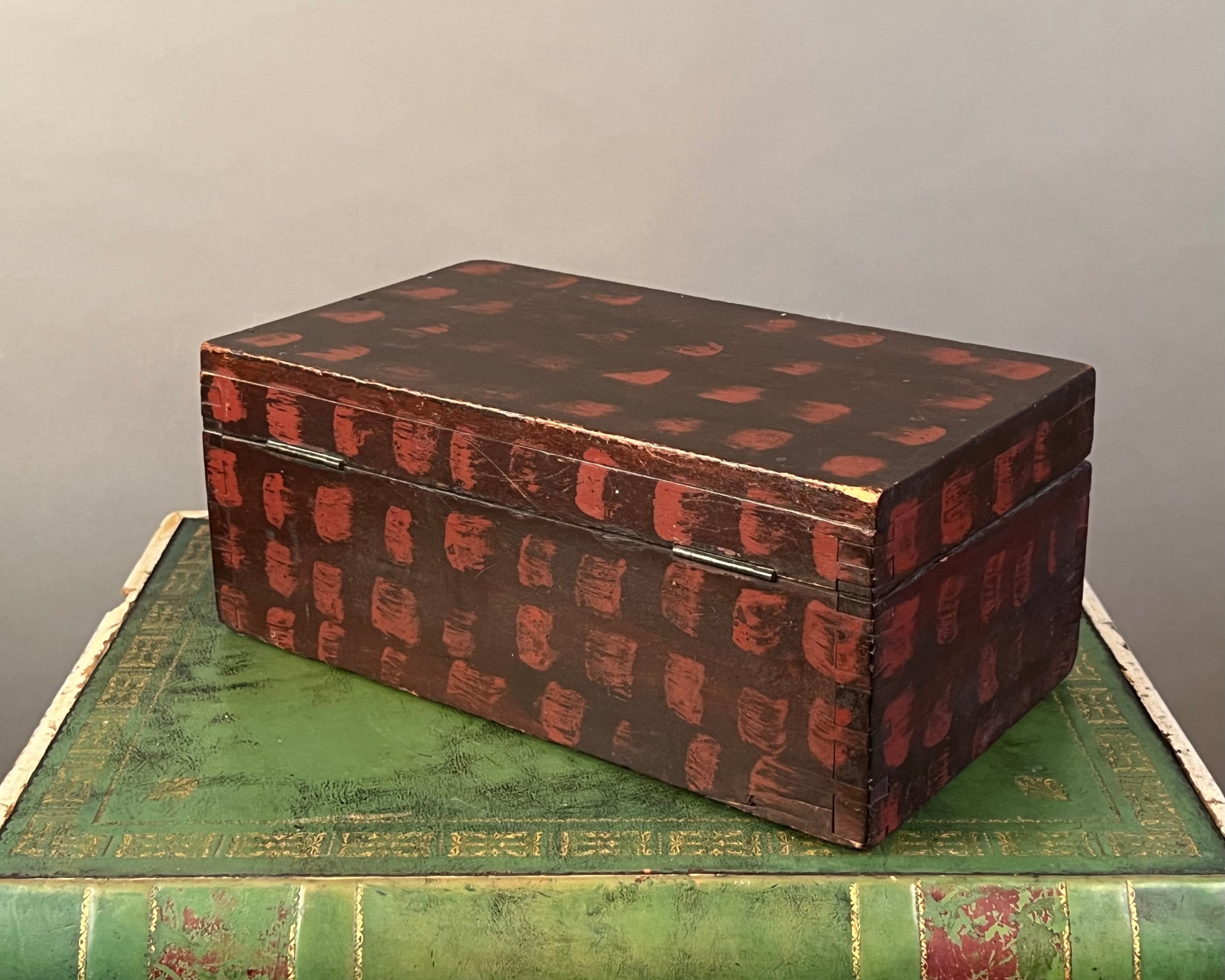 Antique Thumbprint Paint Decorated Wooden Box c
