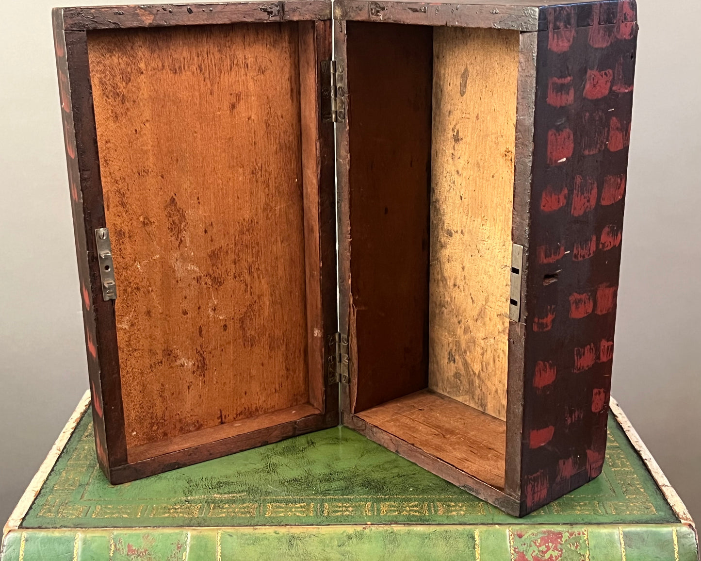 Antique Thumbprint Paint Decorated Wooden Box f